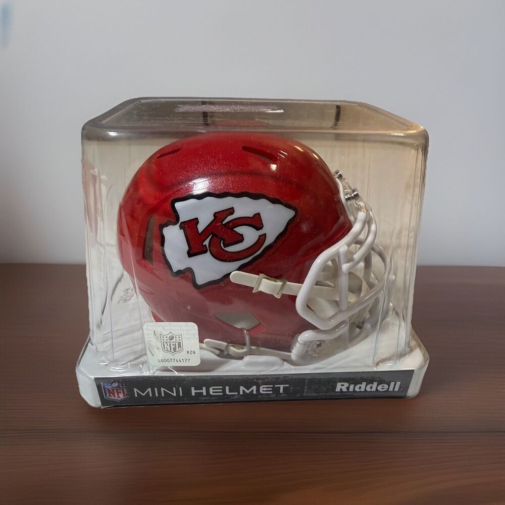 Kansas City Chiefs Riddell Mini Helmet NFL Licensed Red Speed Style Display